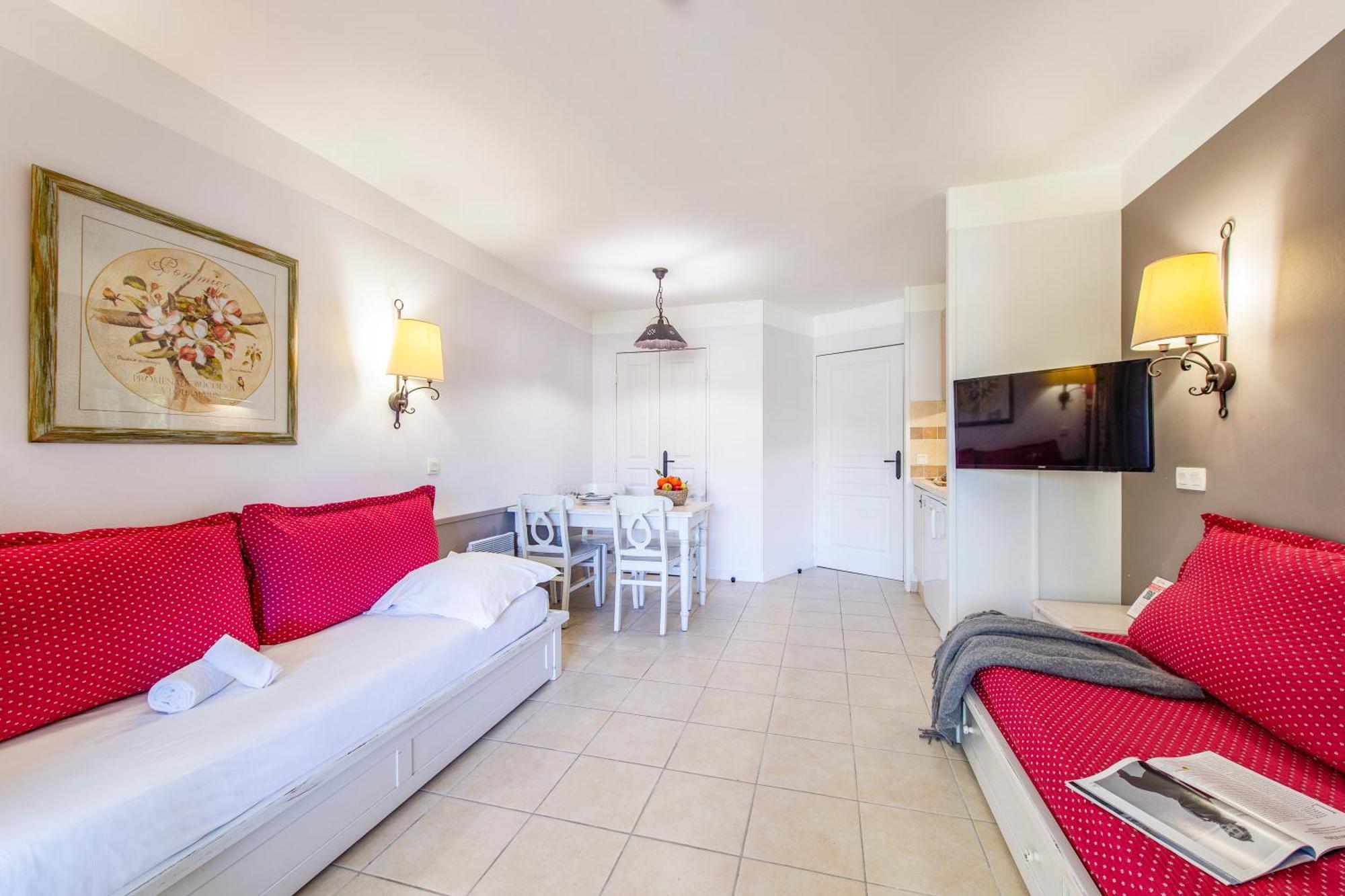 Village Pierre & Vacances Le Rouret Гроспиер Екстериор снимка