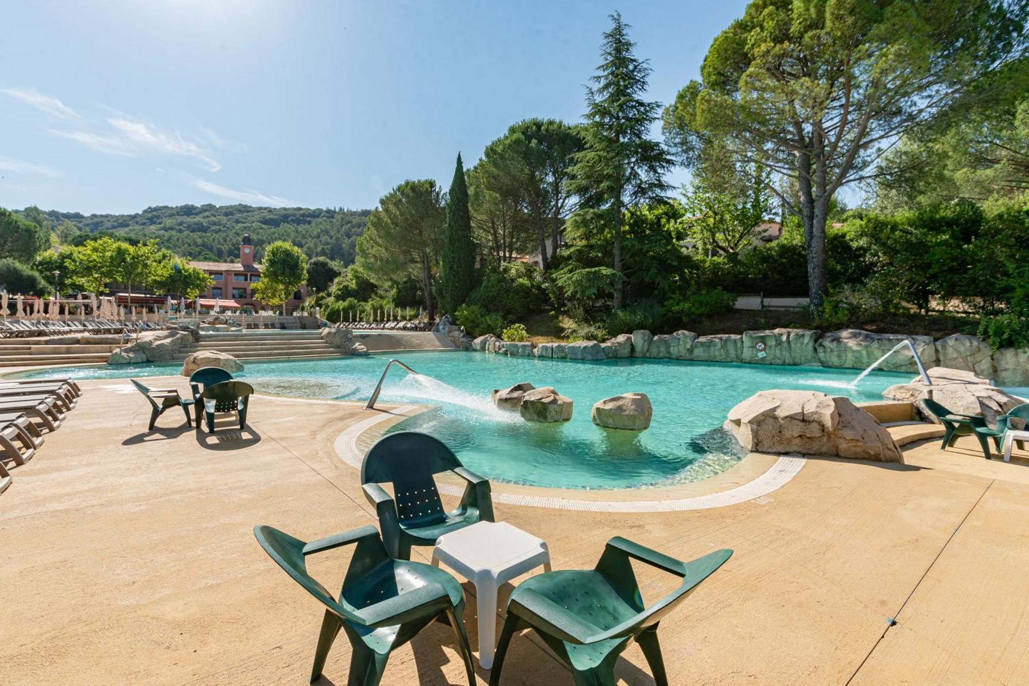 Village Pierre & Vacances Le Rouret Гроспиер Екстериор снимка