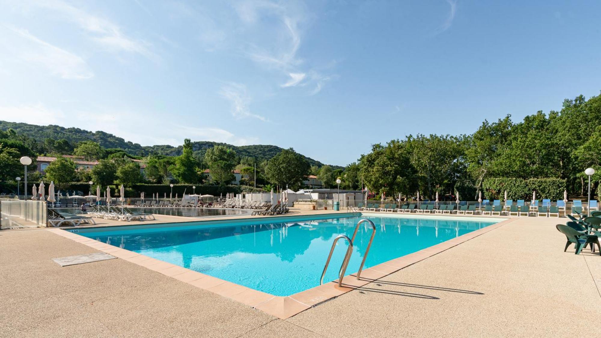 Village Pierre & Vacances Le Rouret Гроспиер Екстериор снимка
